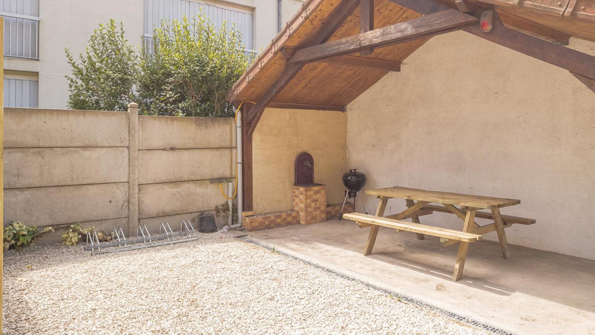 Bonappart 11 - Charme Napoleonien & Confort Troyes Exterior photo